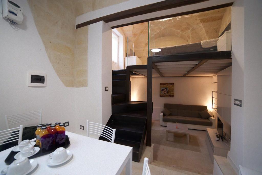 Suite Del Teatro Romano Lecce Exterior photo